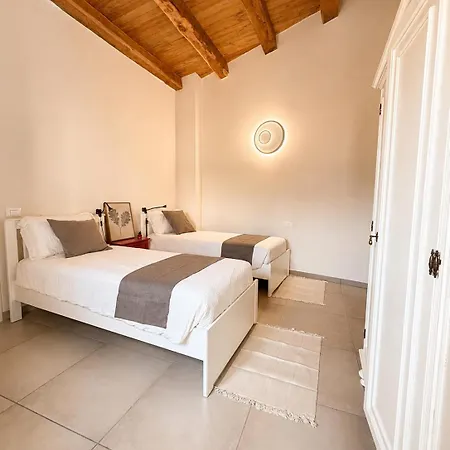 La Finestra Sulla Basilica - Centro Storico - Bagni Privati Esterni Guest house