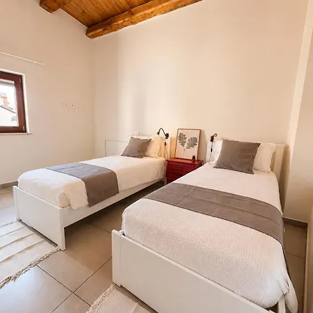 La Finestra Sulla Basilica - Centro Storico - Bagni Privati Esterni 3*