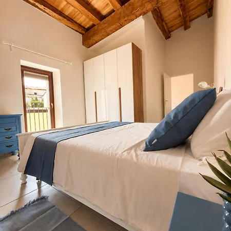 La Finestra Sulla Basilica - Centro Storico - Bagni Privati Esterni 3* L'Aquila