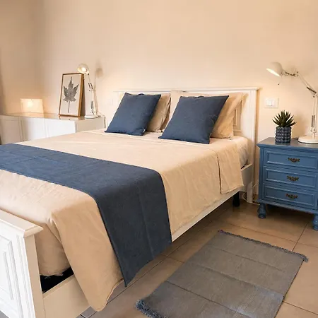 Guest house La Finestra Sulla Basilica - Centro Storico - Bagni Privati Esterni L'Aquila